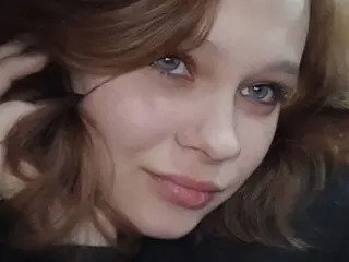 MiaVana amateur adult pics